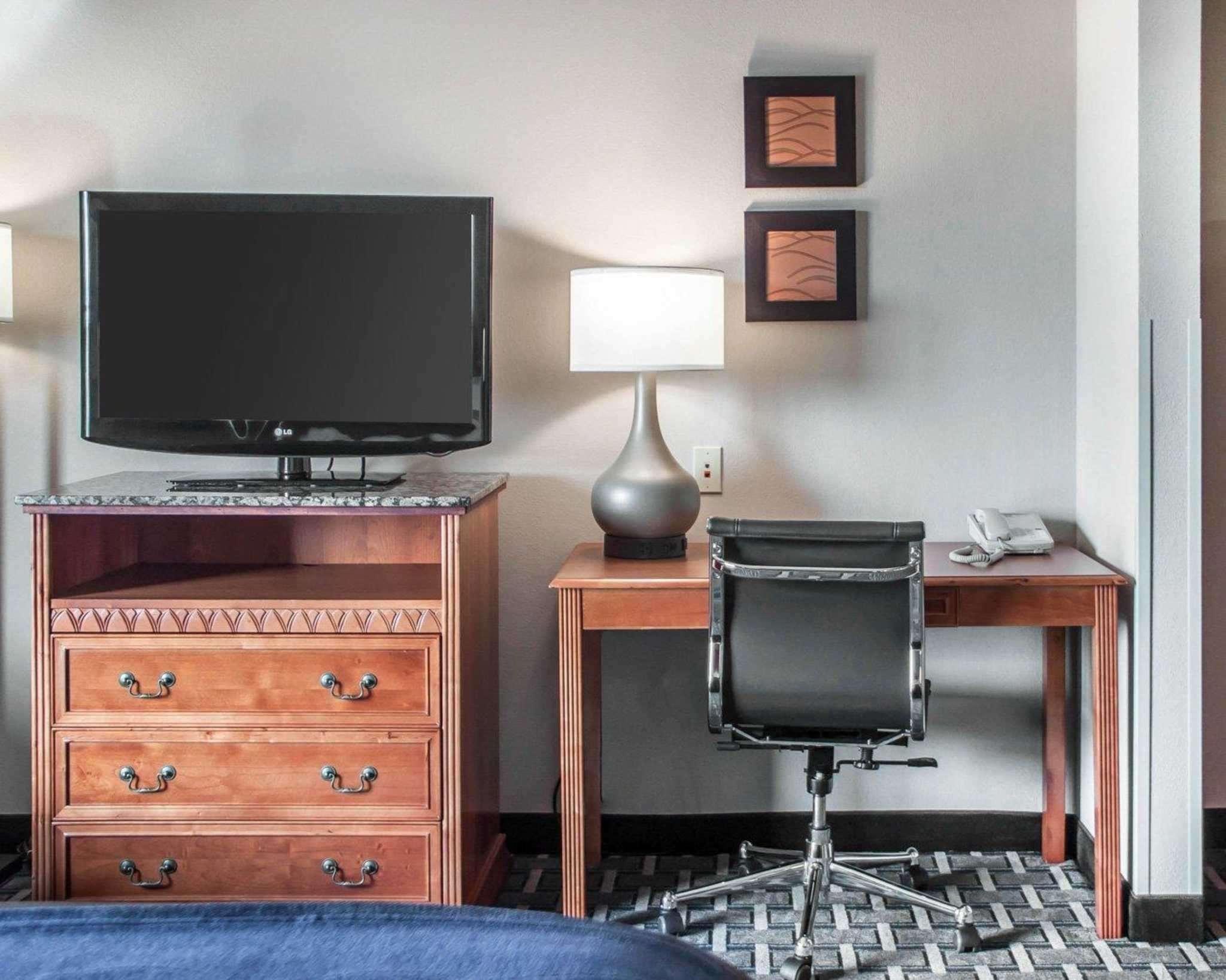 Holiday Inn Express & Suites Weatherford By Ihg Exterior photo