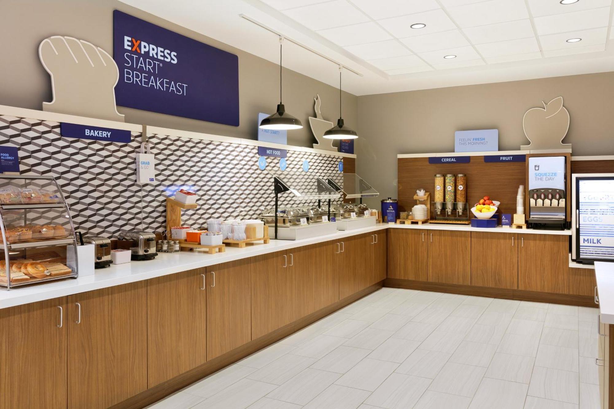 Holiday Inn Express & Suites Weatherford By Ihg Exterior photo